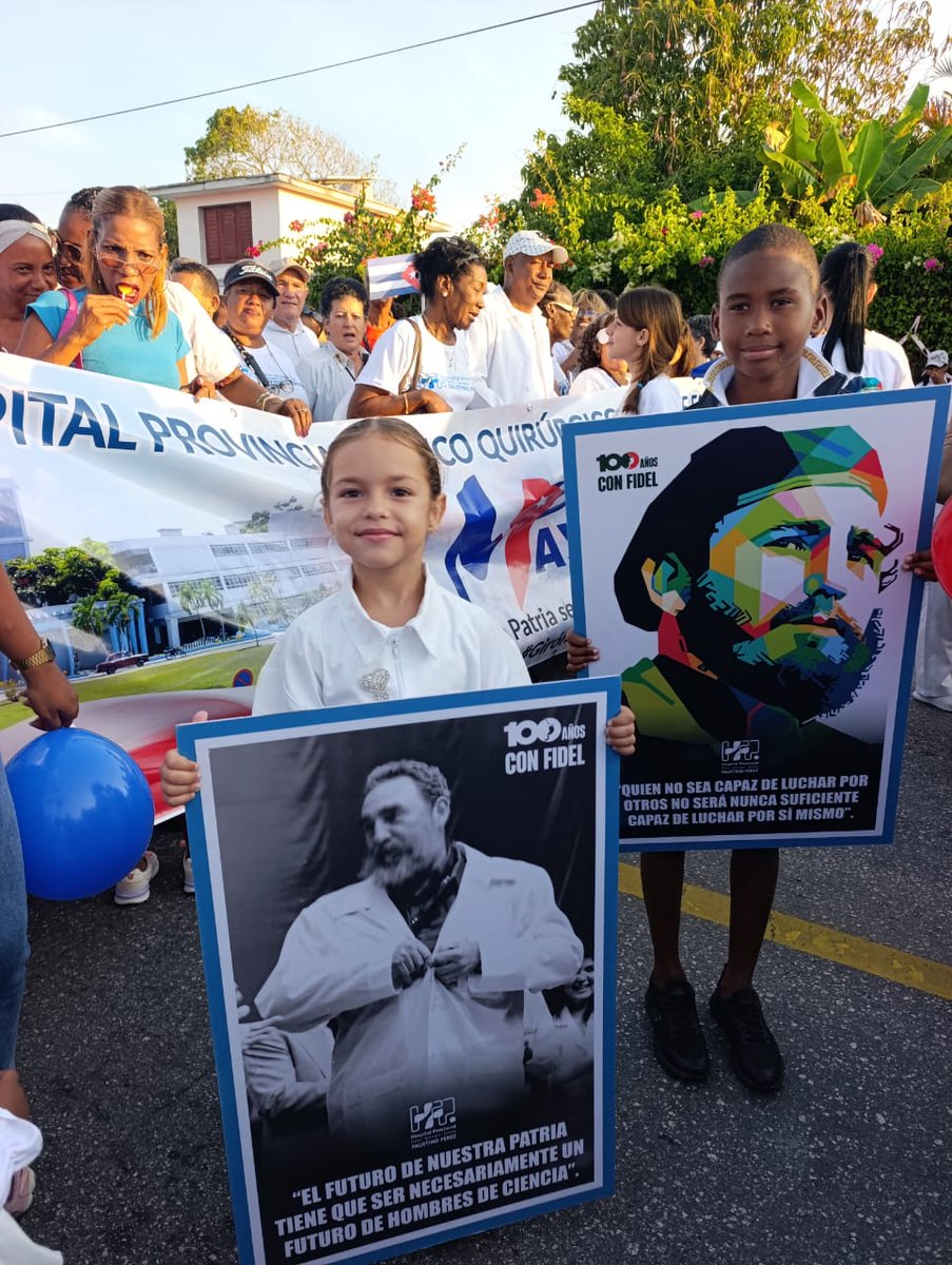 MINSAPCuba's tweet photo. 🇨🇺⚕️ Desde cada rincón de #Cuba, los trabajadores de la Salud responden con la misma certeza: defender la Patria ante los tiempos más desafiantes.

✊🏥 Este #1DeMayo, más comprometidos que nunca con la paz y con la vida de nuestro pueblo.

#CubaPorLaVida #LaPatriaSeDefiende ♥️ https://t.co/xmj0mpgRBj