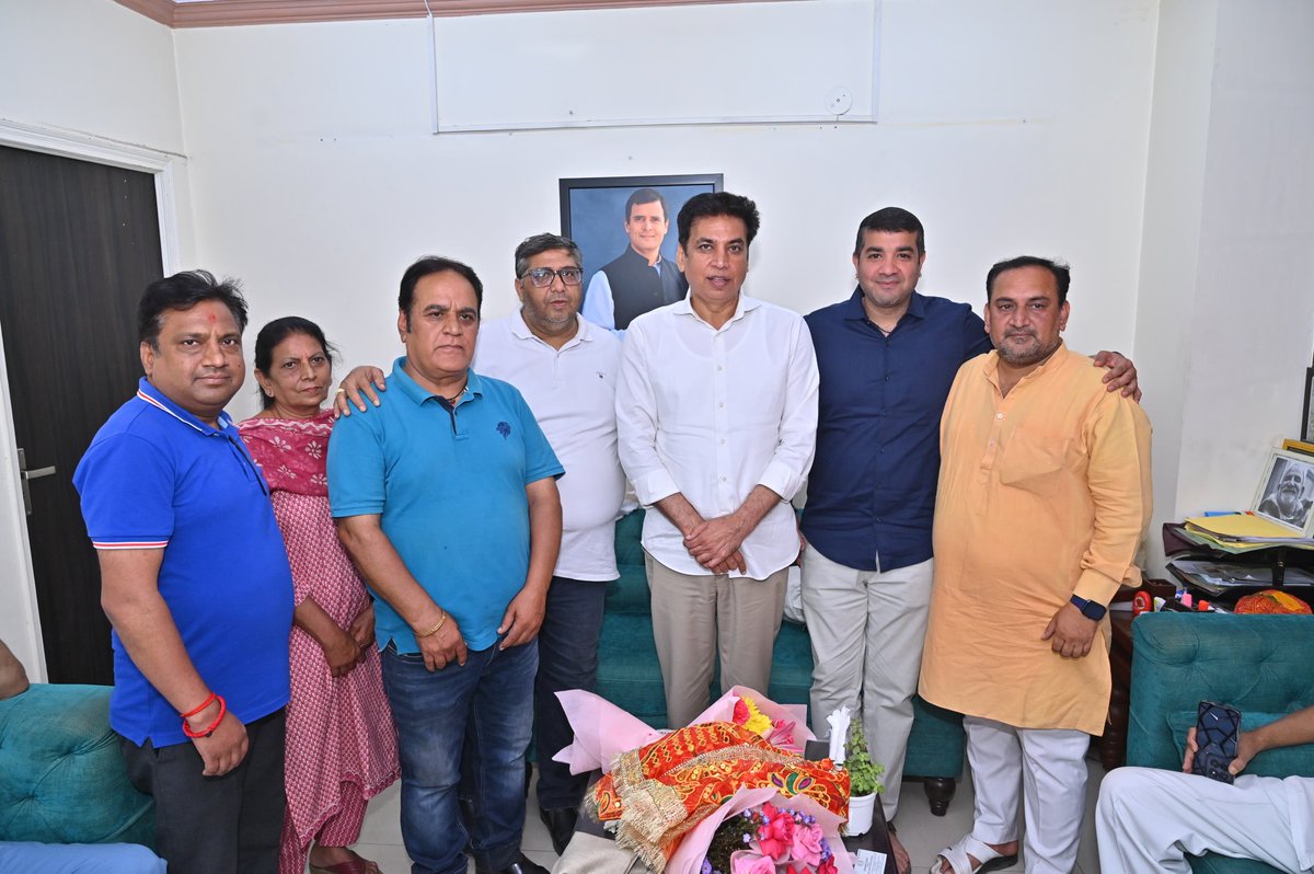 devendrayadvinc's tweet photo. प्रदेश कांग्रेस कार्यालय में आज अपनों का साथ मिला।
इस सफल 2 साल और आपके विश्वास के लिए दिल से आभार। https://t.co/fcVSW5ryai