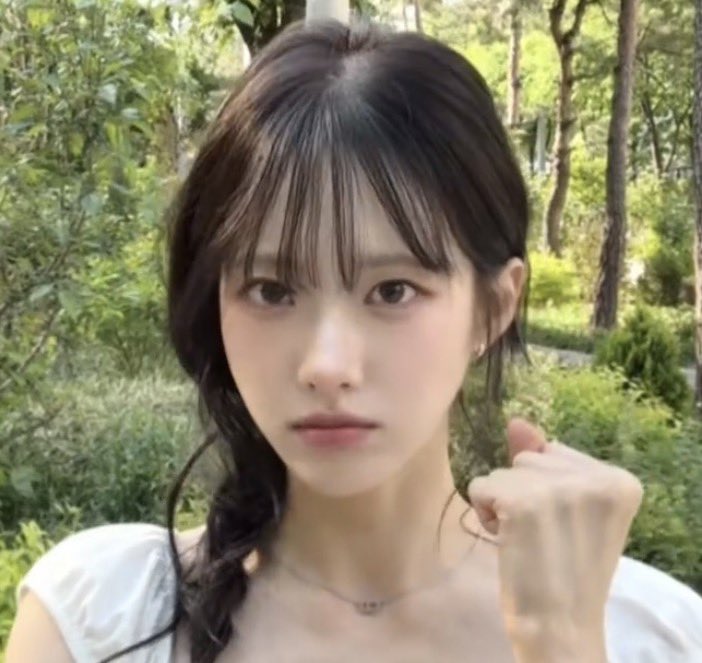SEOL_JUNG_'s tweet photo. 이루다 너무 귀여워서 하루종일 봄 https://t.co/BBR1rzqVci