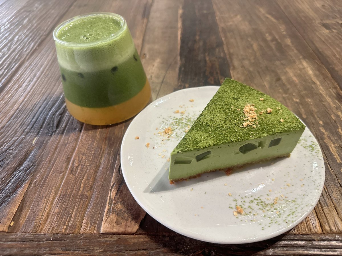 noctis0904's tweet photo. 今天抹茶日
抹茶生乳酪蛋糕（裡有抹茶凍，👍）
柚子抹茶🍵（清爽回甘）
店家快要暫時告一段，趕緊來吃一下😆😆
#b.b.coffe https://t.co/M59DTecSiQ