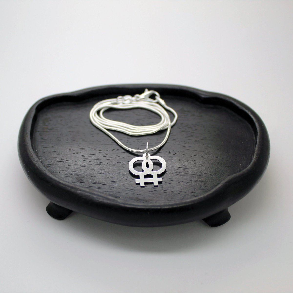 Plataica's tweet image. Colgante Símbolos Femeninos de plata 925

👉 bit.ly/3w4rQAN

#joyeríaartesanal #hechoamano #8M #YoTambienSoyFeminista #SilverJewelry #joyeríaCreativa #8MYoTambienSoyFeminista #envíogratis