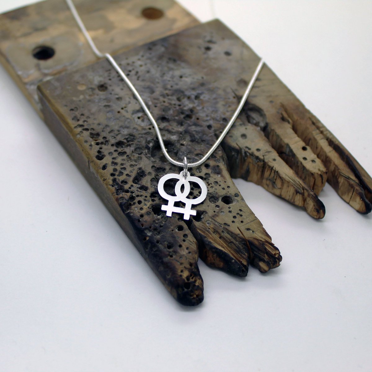 Plataica's tweet image. Colgante Símbolos Femeninos de plata 925

👉 bit.ly/3w4rQAN

#joyeríaartesanal #hechoamano #8M #YoTambienSoyFeminista #SilverJewelry #joyeríaCreativa #8MYoTambienSoyFeminista #envíogratis