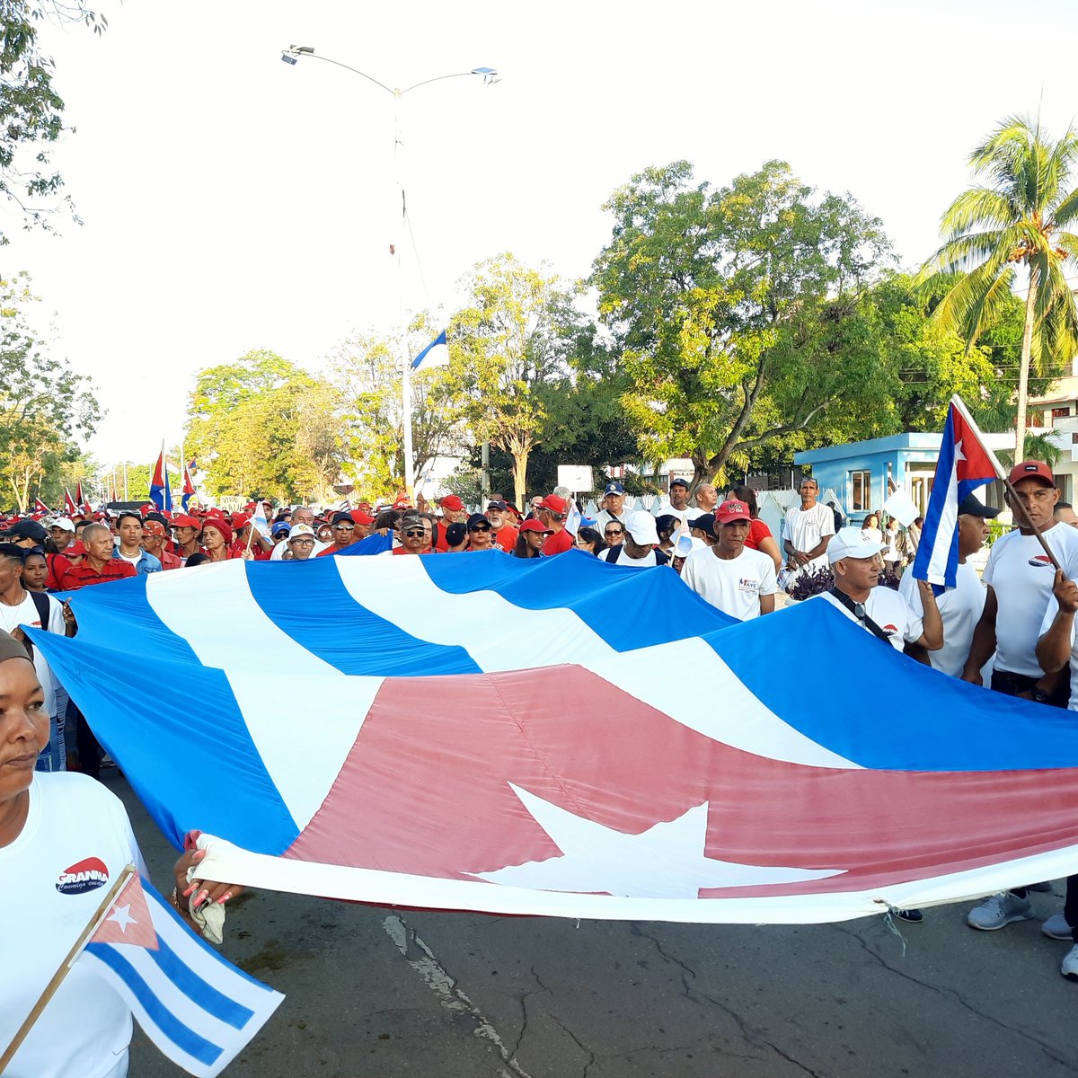 GranALGAZAR's tweet photo. Este 1° de mayo, celebramos a nuestros trabajadores quienes defienden con orgullo y admiración los valores de nuestra patria y revolución. ¡Gracias por ser el alma y la fuerza de ALGAZAR!
#MinalXCuba #ProvinciaGranma https://t.co/IVumATvVcq