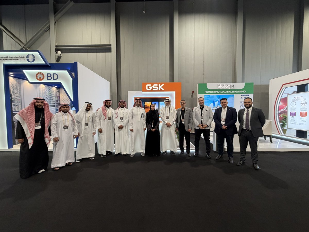 thessaal12's tweet photo. 2nd @SIPHAproject 
@MohammedAlshen4 
 #SIPHA26
#DigitalHealth 
سعدنا بتمثيل تطلعاتنا المهنية في مؤتمر SIPHA26. وتعد هذه المشاركة خطوة جديدة نحو تطوير المهارات وتبادل الخبرات في المجالات الدوائية والرقابية والسريرية. كل الشكر للمنظمين ولجميع الزملاء المشاركين في هذا الحدث المهني المتميز.