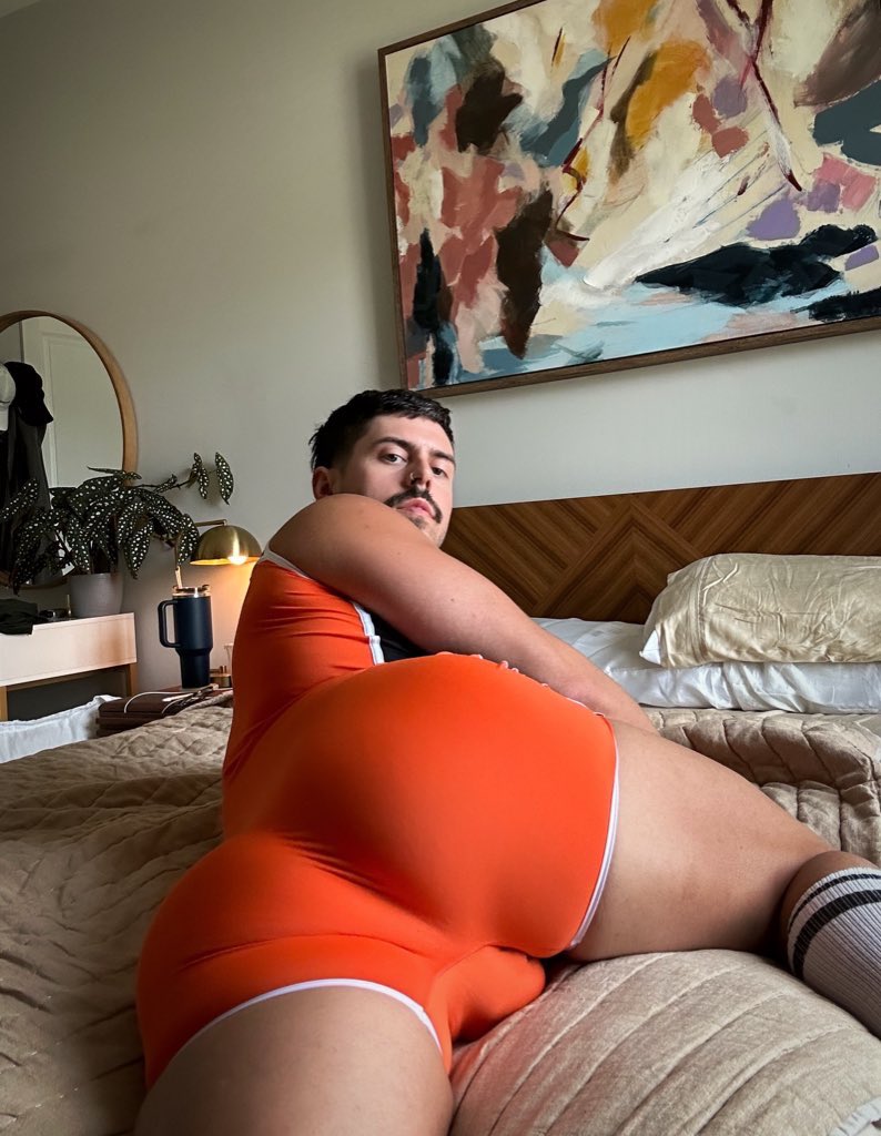 Thighsexual tweet media