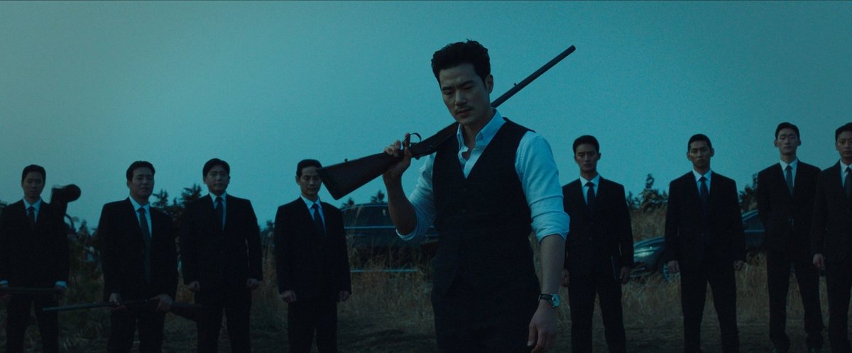 PeterPayne9's tweet photo. Me ha encantado The Childe, una película que se va desentrañando poco a poco, con explosiones de violencia y acción y con uno de los mejores personajes que he visto últimamente en una película, que es el asesino interpretado por Kim Seon-ho https://t.co/qTc5O60I0x