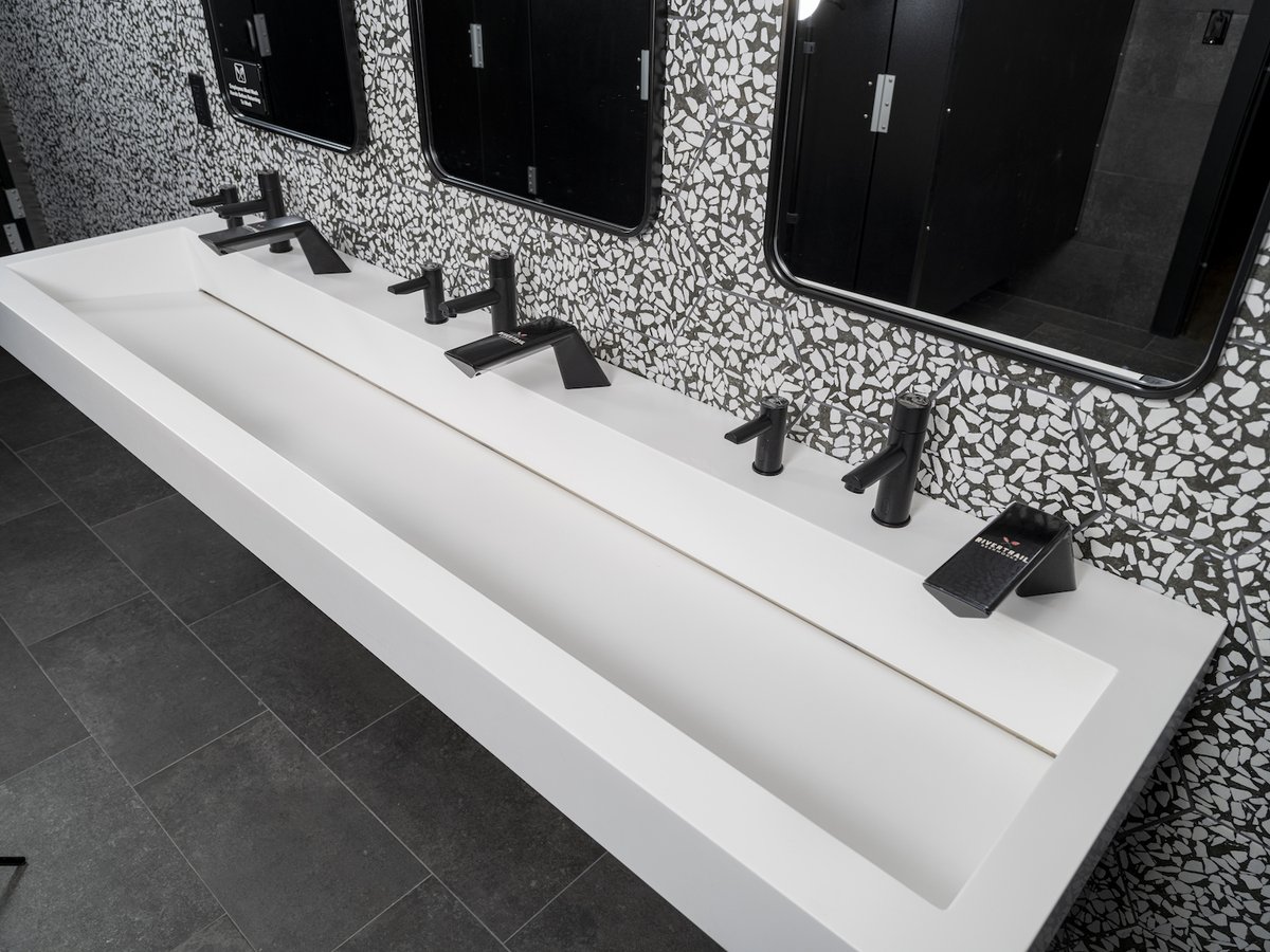 XLERATORHD's tweet image. A #globalsurvey by @MetrixLab found that 80% of people wouldn’t return to a #restaurant with a dirty restroom. This is why #RiverTrailBeerworks installed the #D13Group Sink System featuring the #XLERATORsync dryer to elevate the guest experience.