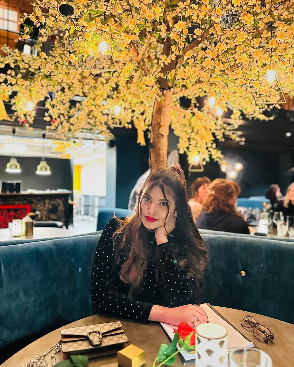 riyabha11's tweet image. Cheering with dinner 🤩

#dinner #usa #indiangirl #fyp #viraltweet #blacklover #foryou #