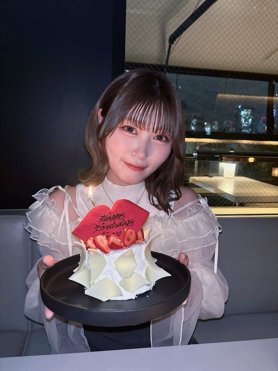 ozawa_aimi__'s tweet photo. お友達がサプライズしてくれました🥀♡ https://t.co/lmWjzsHinZ