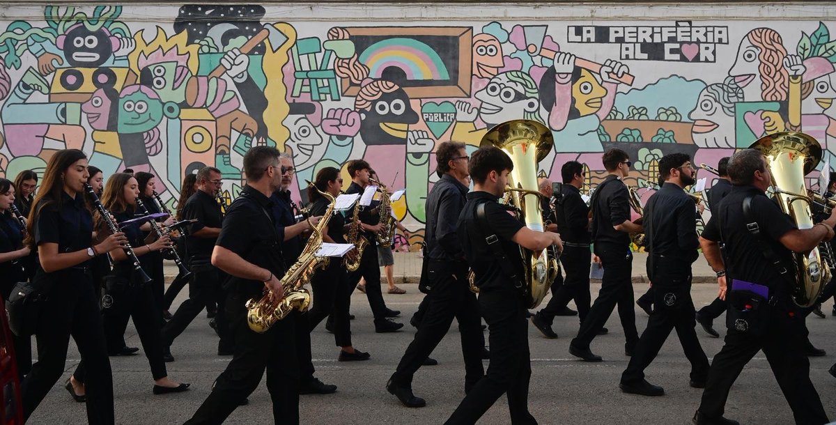 AjuntamentVLC's tweet photo. 🎻 Impulsem el reconeixement del Certamen de Bandes de Música Ciutat de València #CIBM com a Festa d'Interés Turístic.
🎯 Pel seu paper en la difusió de la 🎺 música de banda i l'atracció de visitants.
🎼 Un pas més per posar en valor la seua rellevància cultural i la nostra tradició musical 🥁!
#VLCMusicCity
🔗https://t.co/FYQId5EjbJ