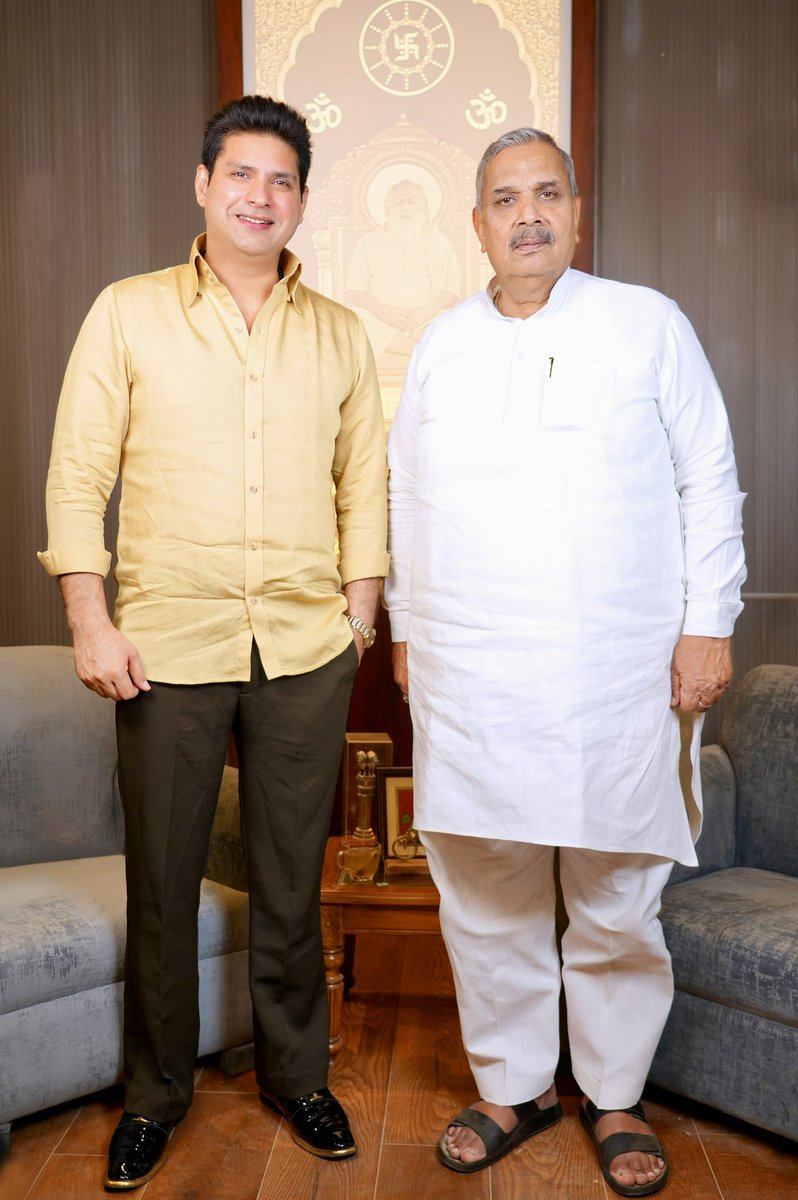 KunwarMohsinn's tweet image. Muzaffarnagar ki mitti, Sansad ki kursi, aur Samajwad ka 40 saal ka tajurba. 
Mr Harendra Malik on MK Talks — bina filter, bina darr. #comingsoon #MohsinKhan #MKTalks #mohsinkhan