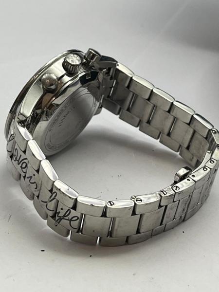 brunotsalata's tweet image. Relógio H.Stern - Diane von Furstenberg - Cronógrafo - Set Completo - Revisado 

Referência: RH9B0-298

Whatsapp 16997262613

R$4.000,00 via OLX ou retirada em Barrinha SP 

#hstern #relogio #tempo #horario #luxo 

sp.olx.com.br/regiao-de-ribe…