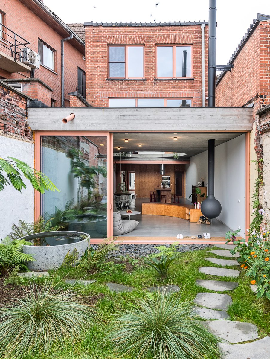 interiorsuckerr's tweet photo. 1962 dental practice turned family home, by architect Jan Lefevere https://t.co/2DMUUBHuYc