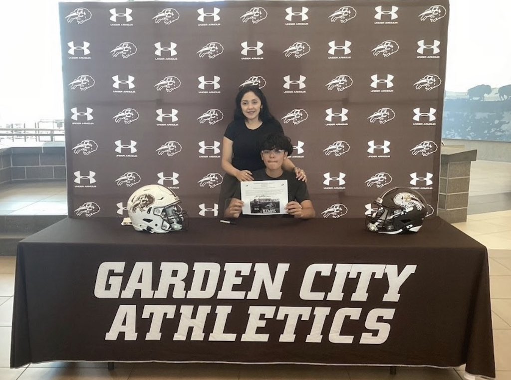 BuffCityFB2026's tweet photo. Welcome to the Herd, Dylan!
#oneherd
@BUFFSAthletics https://t.co/mwV2pSyBCM