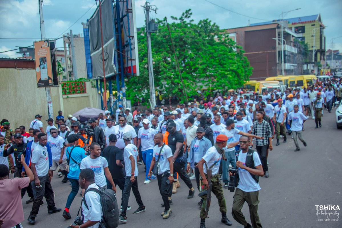 MutebaElvis2991's tweet image. Quelle belle mobilisation pour notre Marche de santé! La jeunesse de Kinshasa était au rendez vous de la vitalité.Un grand merci à S.E. @KasongoKas3K,le pdt national du #MCA,d'avoir répondu présent.Votre présence à nos côtés à été un véritable honneur et une source d'inspiration.