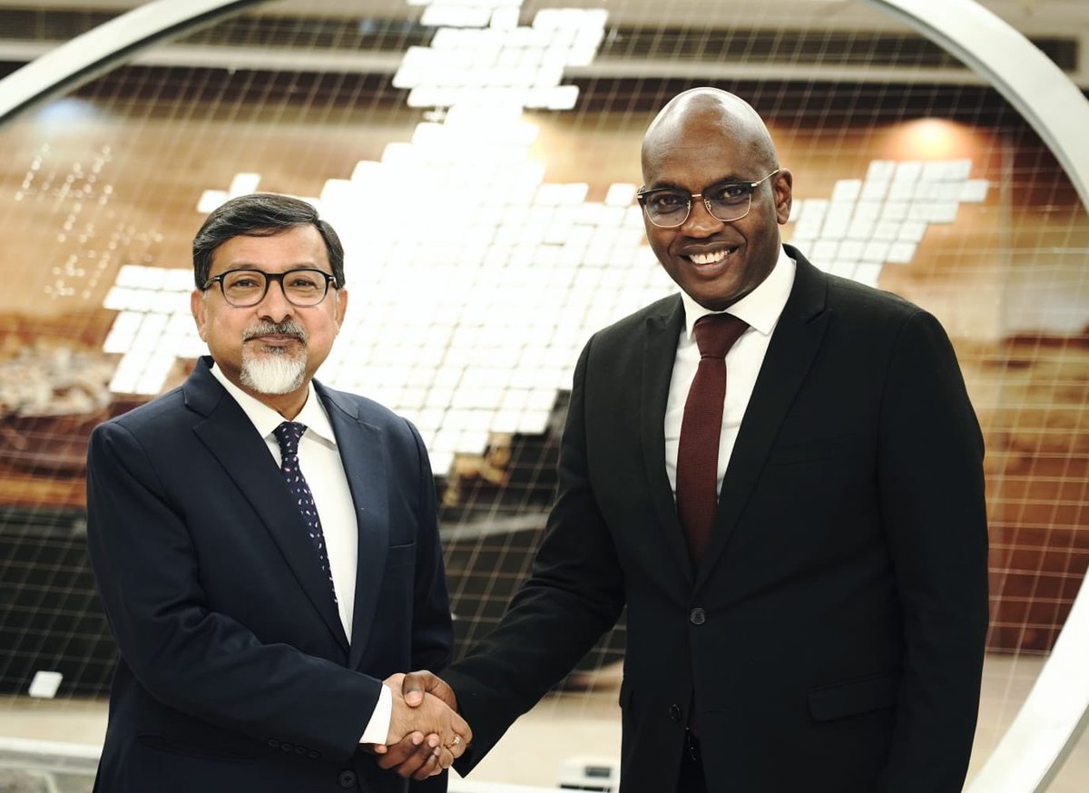 BurundinAddis's tweet image. L’équipe de l’@_AfricanUnion, dirigée par Amb. @WillyNyamitwe, Président du COREP, poursuit les négociations avec la partie indienne (présidée par S.E. @SudhakarDalela) en vue de finaliser le projet de Déclaration du 4e Sommet Inde–Afrique, prévu à #NewDelhi fin mai 2026.
#IAFS4