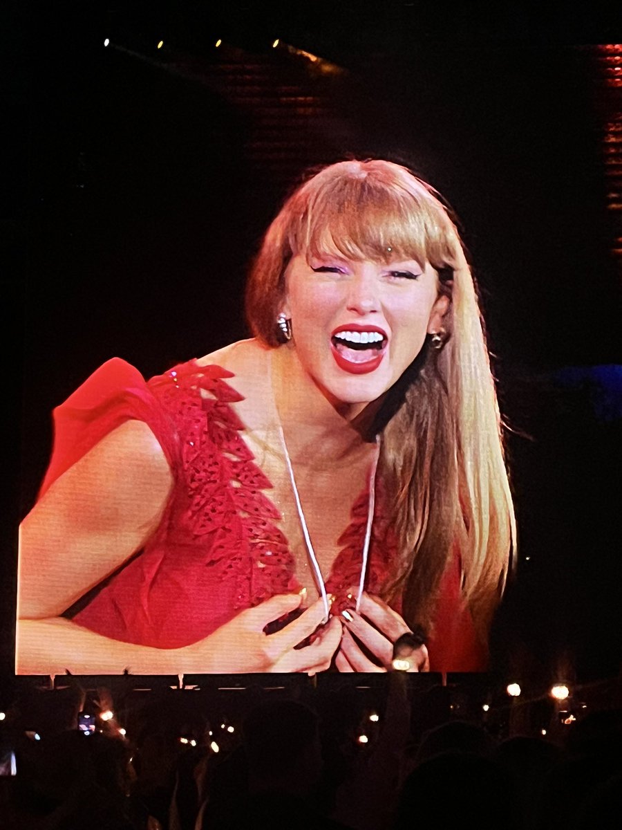 lysstaysversion's tweet image. It's May but it's not MAY💘🌟🪩🎫🦋  
#TSTheErasTour, I miss you every single day @taylornation13 @taylorswift13