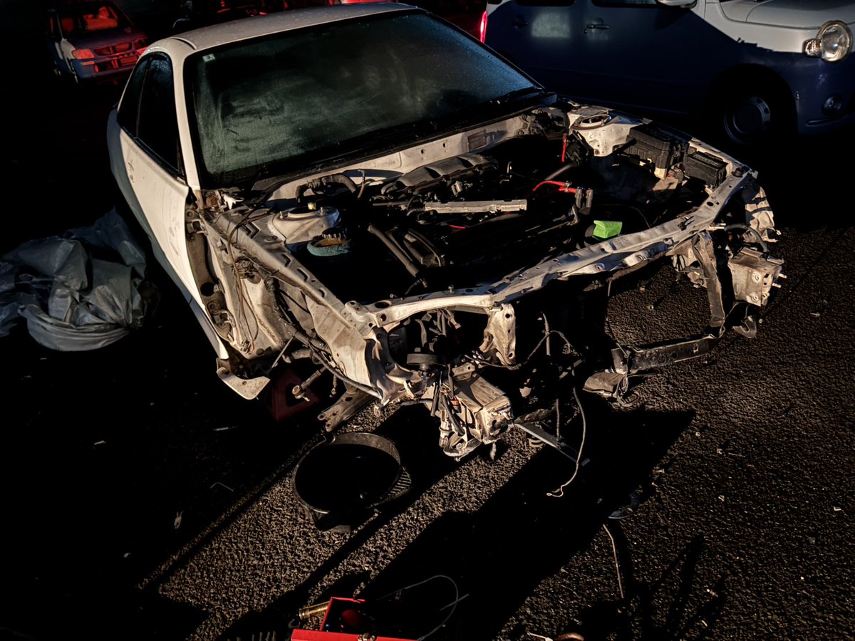 TxT_I3's tweet photo. 納車から1年、改造費3万円。

コアサポもラジエーターもやり切った。

このピンゾロ、完成。

正直やりすぎかもしれないけど後悔はしてない。

異論は認める。どう思う？ https://t.co/7HWrBrjxE4