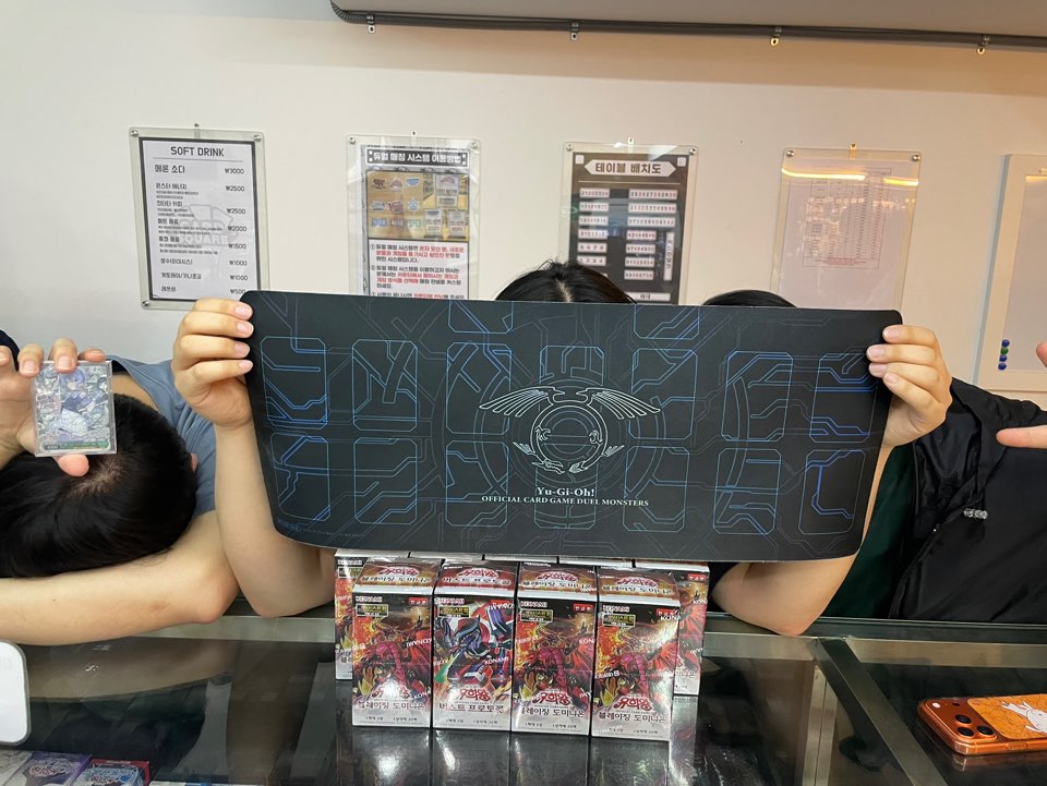 Card_Square_TCG's tweet photo. <대회 결과 안내>

우승팀 : 1승1무(더하면이김)4패

A : 화서크 님 - 페어리테일 -
B : 1승1무(더하면이김)4패 님 - 엘펜노츠 -
C : ㅈㄱㅇ big fan 1 님 - 빛과 어둠의 의식 - https://t.co/9EfiAQm0mD