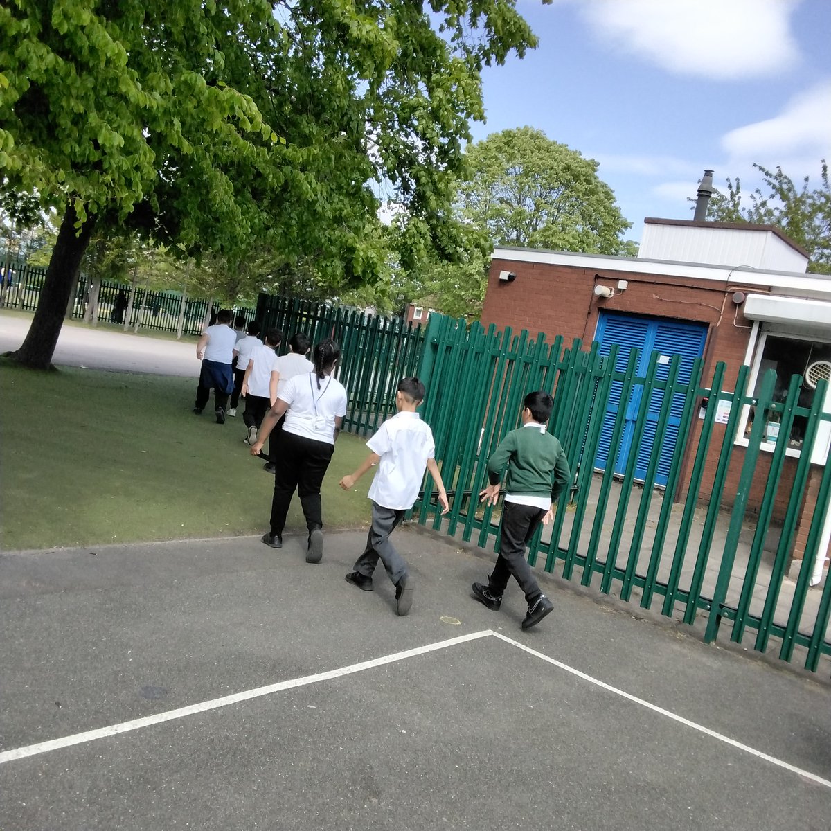 wyndclf's tweet image. The children in 4B take part in the TCS Mini London Marathon Challenge this afternoon. They have successfully been able to walk for 2 miles!
#PE #TSCMiniMarathon #WPS #4B #Leightrust #Article31