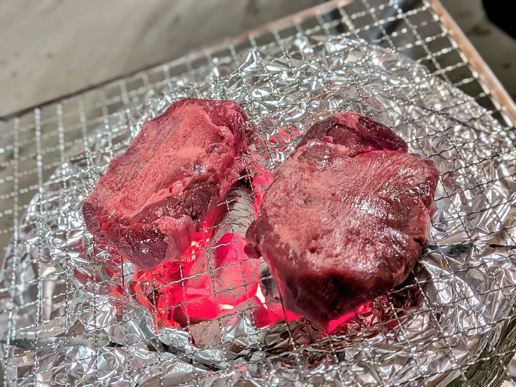 iksroffice's tweet photo. 石川大先生と七輪で焼肉！
めちゃめちゃ勉強になりました🥹

@officesunrise https://t.co/3lf0N4goe7