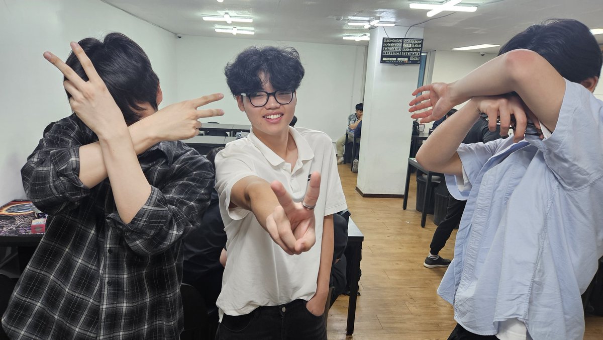 🏆부평히어로즈 유희왕 비공인 대회 결과 🏆 

26.05. 01 (금)

🥇 킬러튠
🥈 엘펜노츠
🥉 문라이트

모두 수고하셨습니다.