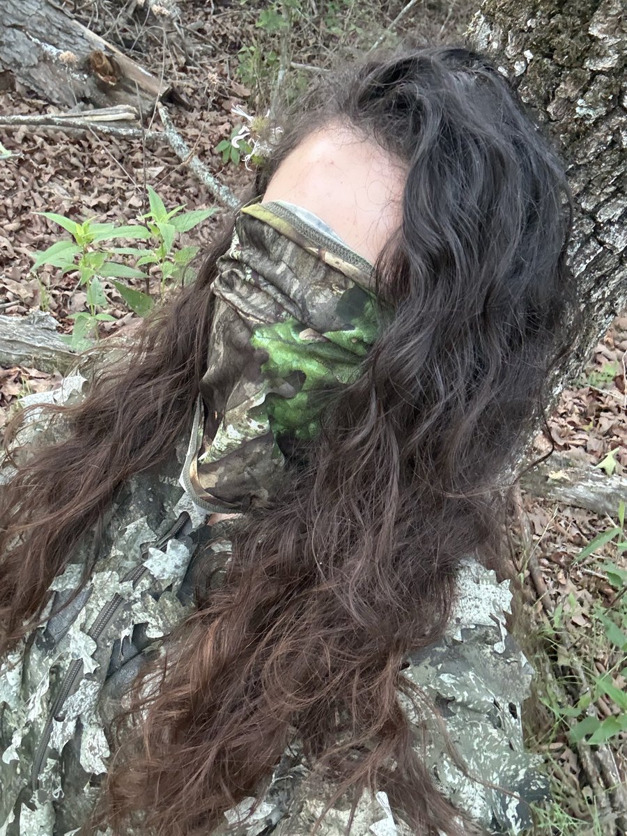 EdenEliseEllis's tweet photo. I put some bee balm in my hair for good luck….its not really known for good luck……I totally made that up……it didn’t work. Anyone hearing any gobbles still? 🦃 
.
.
.
#ozarks #arkansas #turkeyseason #turkeyhunting #feral https://t.co/IHcnC5g1wZ