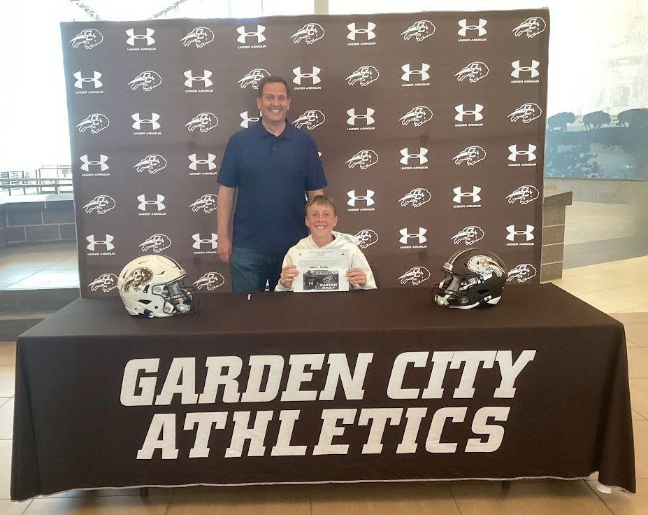 BuffCityFB2026's tweet photo. Welcome to the Herd, Easton!
#oneherd
@BUFFSAthletics https://t.co/1iKhVt8dpg