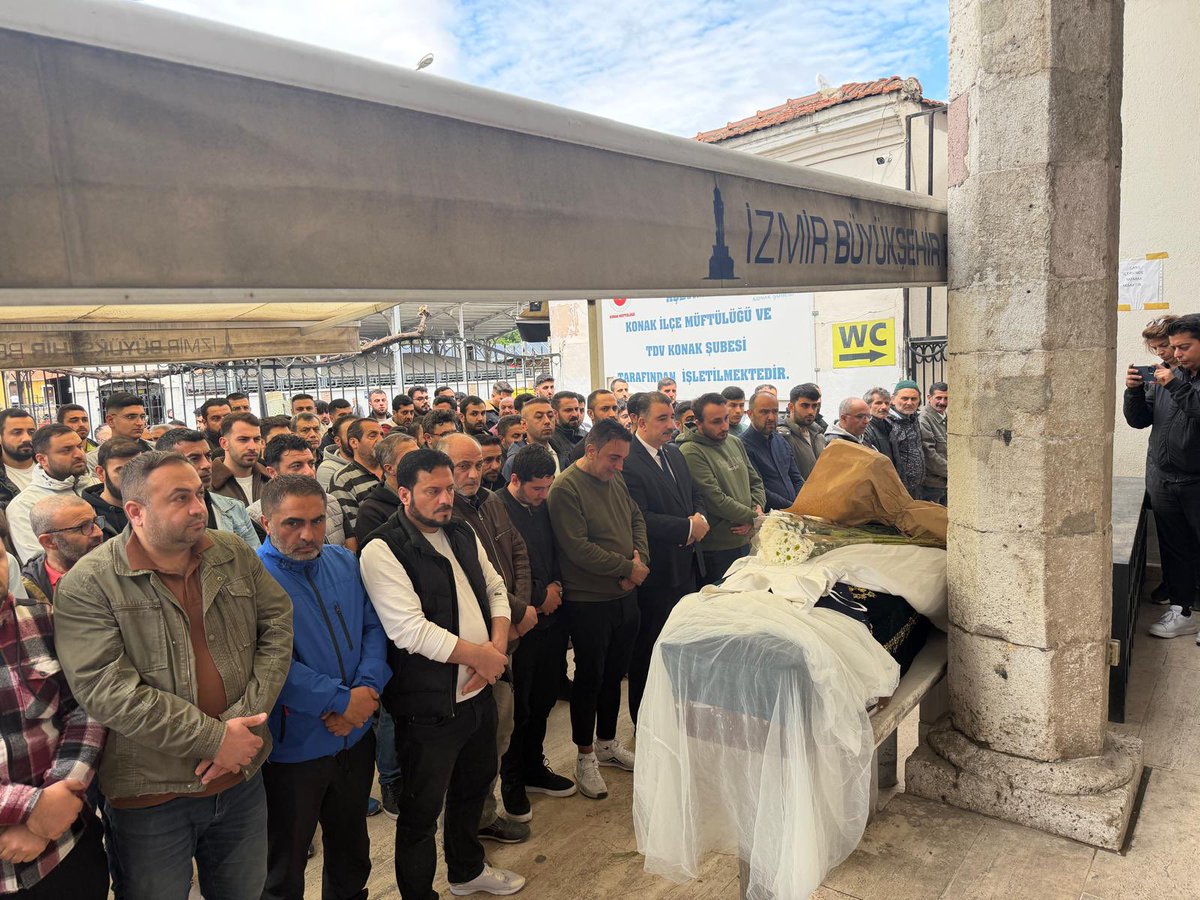 23 yaşında hayatını kaybeden Hatice Öncü kardeşimizin cenaze namazına katılarak son görevimizi yerine getirdik.

Genç yaşta aramızdan ayrılan Hatice kardeşimize Allah’tan rahmet, kederli ailesine ve yakınlarına sabır diliyorum.

Mekânı cennet, makamı âli olsun. 🤲