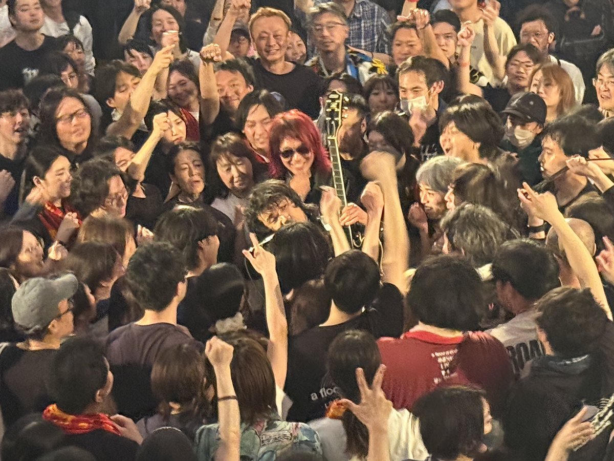 a flood of circle 公式 tweet media