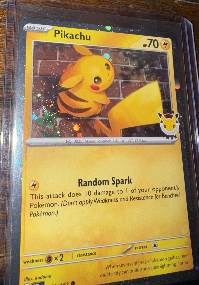 【希少ダブル渦巻】海外版 30周年記念 ピカチュウPokemonDay2026 こちらの30周年ピカチュウ⚡ ダブルで渦巻きが入っているパターンが