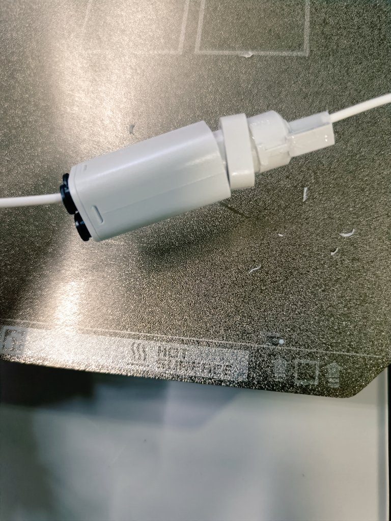 kamezo771's tweet image. ノズルのカス取りだけではダメで😵
メンテナンスモードで一旦フィラメント開通させました🔥
分岐ジョイントもドリル刃で掃除しました💦
#3DP #A1