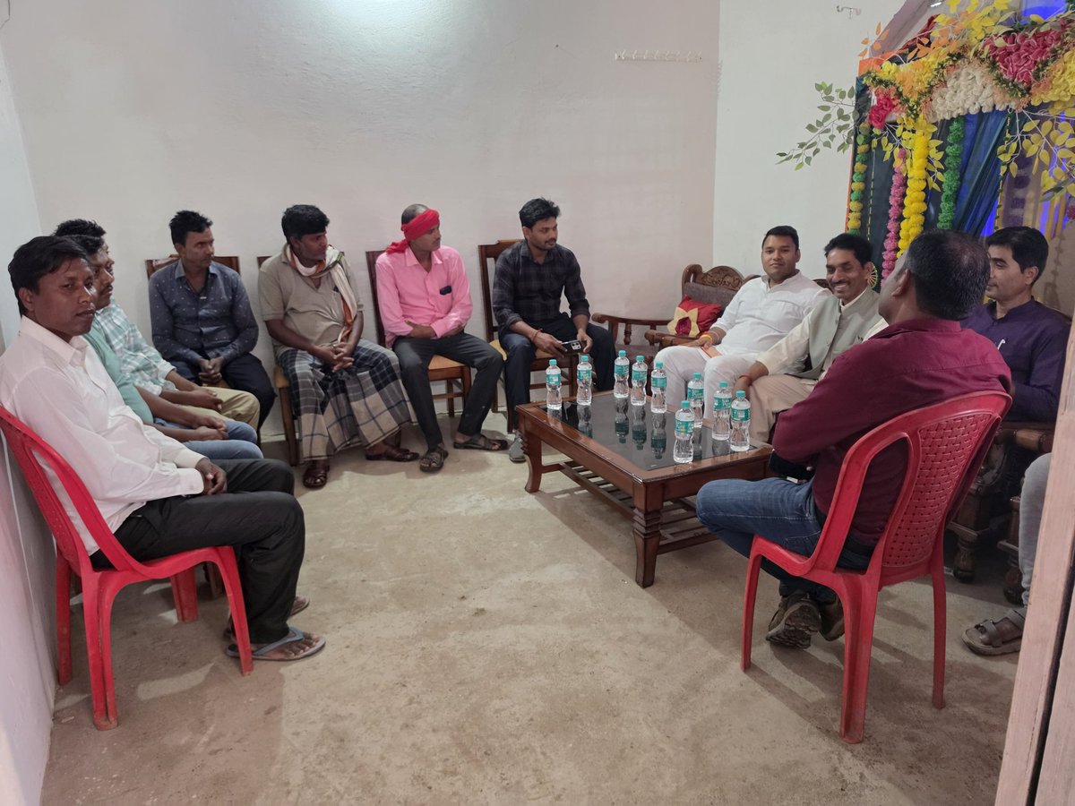 sammridh's tweet image. अनंत शुभकामनाएं!

आज ग्राम-पंचायत बलथर में श्री अलख पटेल जी के सुपुत्र के बहुभोज समारोह में सम्मिलित होकर उन्हें शुभाशीष प्रदान किया। 

ईश्वर से प्रार्थना है कि नवदम्पति का जीवन सुख, समृद्धि और मंगलमयता से परिपूर्ण रहे तथा वे सदैव प्रगति के पथ पर अग्रसर रहें।

#Congratulations