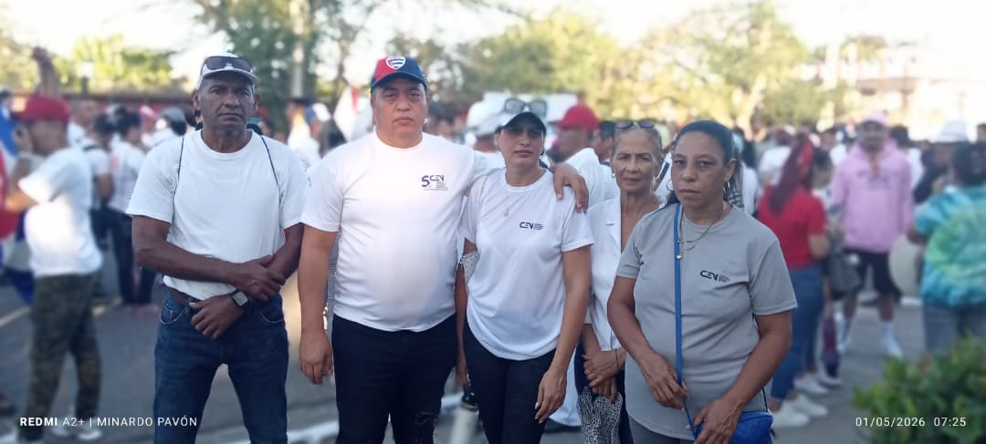 #LaPatriaSeDefiende  En el bloque de los trabajadores del sindicato de la Administración Pública desfilaron los hombres y mujeres del órgano electoral en #LasTunas. Fue un desfile colorido, lleno de entusiasmo y de amor a la patria. 
<a href="/Elecciones_Cuba/">Elecciones en Cuba</a>