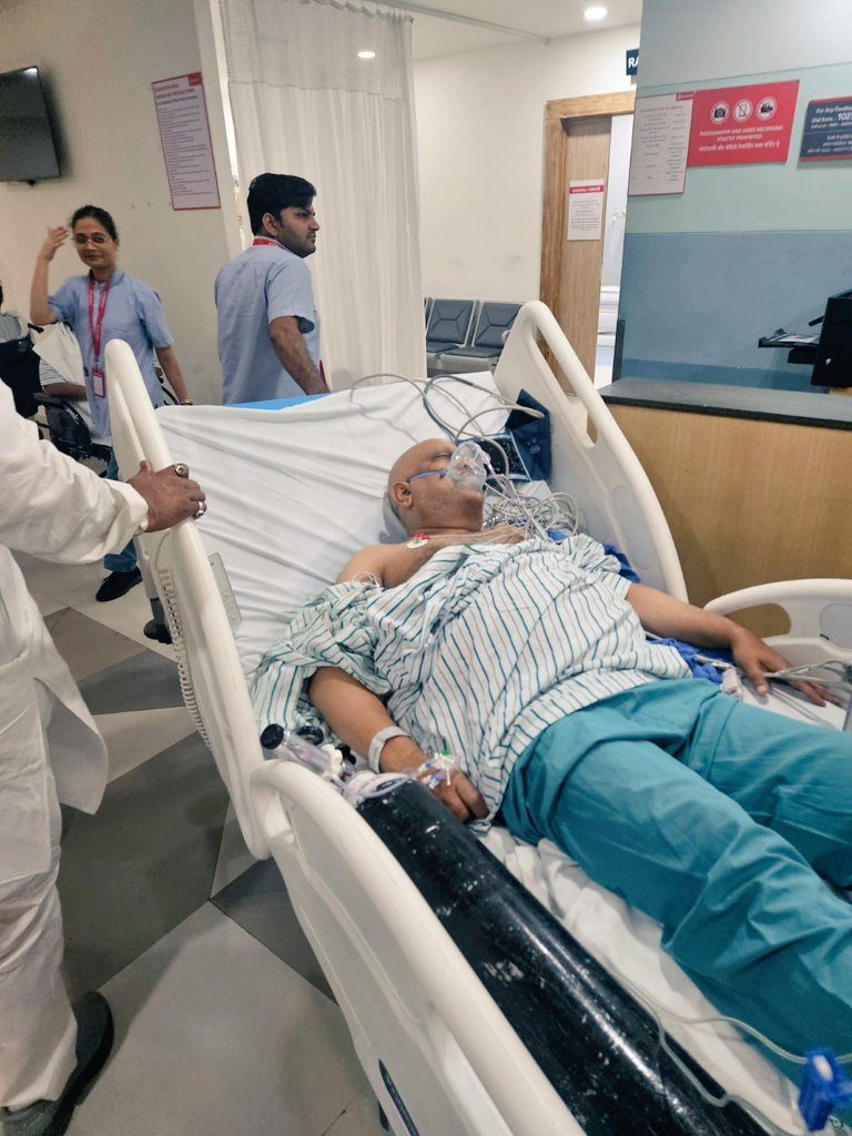 cameraman_r's tweet photo. लखनऊ से बड़ी खबर 
कांग्रेस के प्रदेश अध्यक्ष अजय राय की तबीयत बिगड़ी।
अजय राय को लखनऊ के मेदांता अस्पताल में कराया गया भर्ती।
मेदांता अस्पताल के डॉक्टरों की निगरानी में अजय राय का चल रहा है इलाज।
कांग्रेस मुख्यालय में आज शिक्षा चिकित्सा सम्मेलन कार्यक्रम के दौरान अजय राय की तबीयत बिगड़ी।

#AjayRai #LucknowNews
#Congress #MedantaHospital
#BreakingNews
@INCUttarPradesh