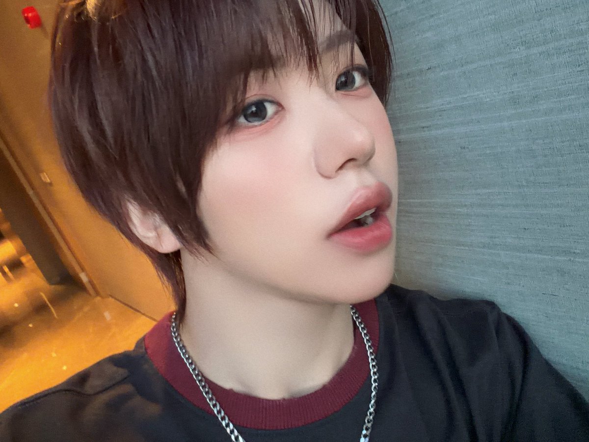 비키 tweet media