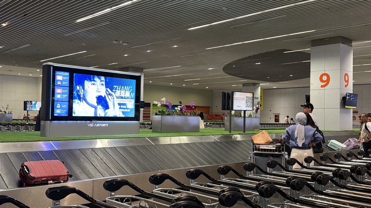 spigstudio's tweet photo. Zhang Zhehan Fanmeeting Support at KLIA✨
DM us for airport support ad bookings！
#zhangzhehan #fanmeeting @KLIAairport
#idolsupport https://t.co/j8awH8gMh2
