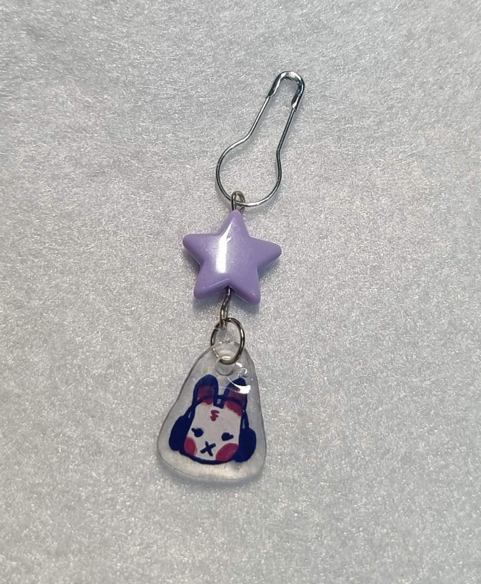 Loui || PO bunny stitch marker! tweet media