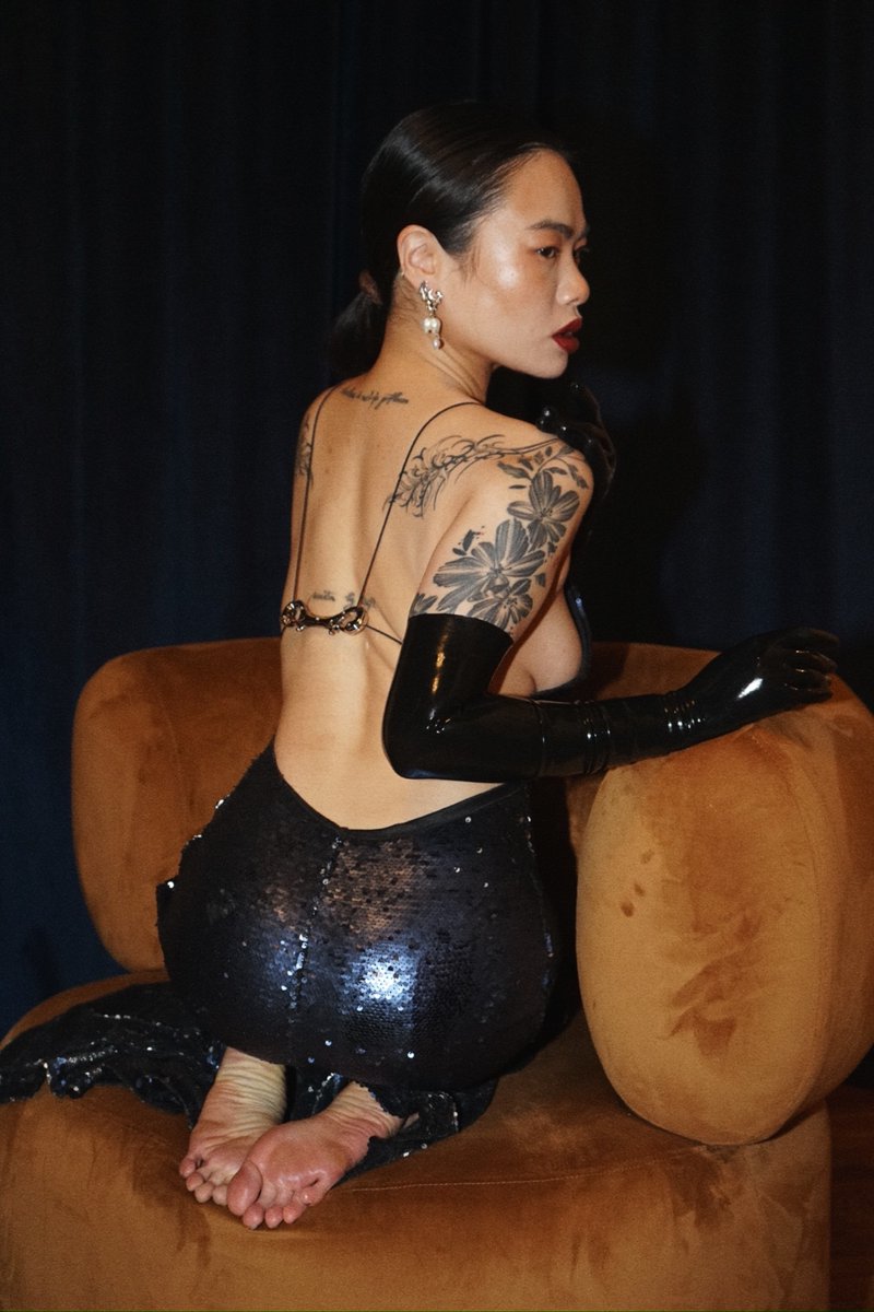 Thea X in Berlin tweet media