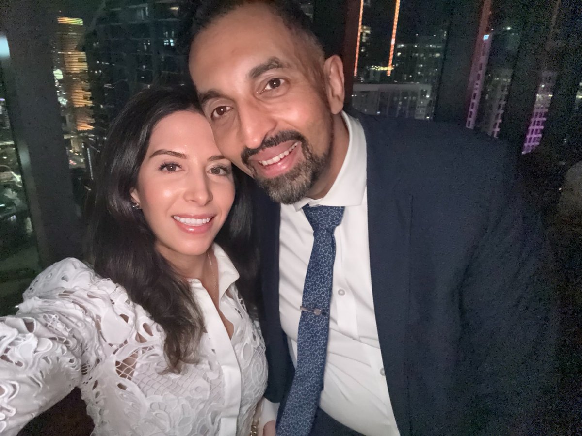 LaurenGroner's tweet photo. Only very important #chestrads, like @JMammarappallil @DukeRadiology, and very important topics, like #liquidbiopsy, will get me out on a school night 😄 🫁 🩸🩻
Lovely to see you in Miami, Joe!☀️🌊🏝️ https://t.co/SOHUZgtzmT