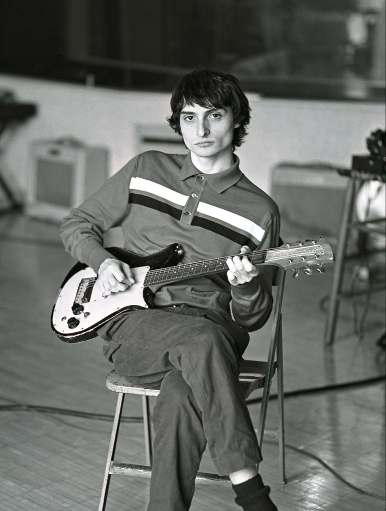 Finn Wolfhard Español tweet media