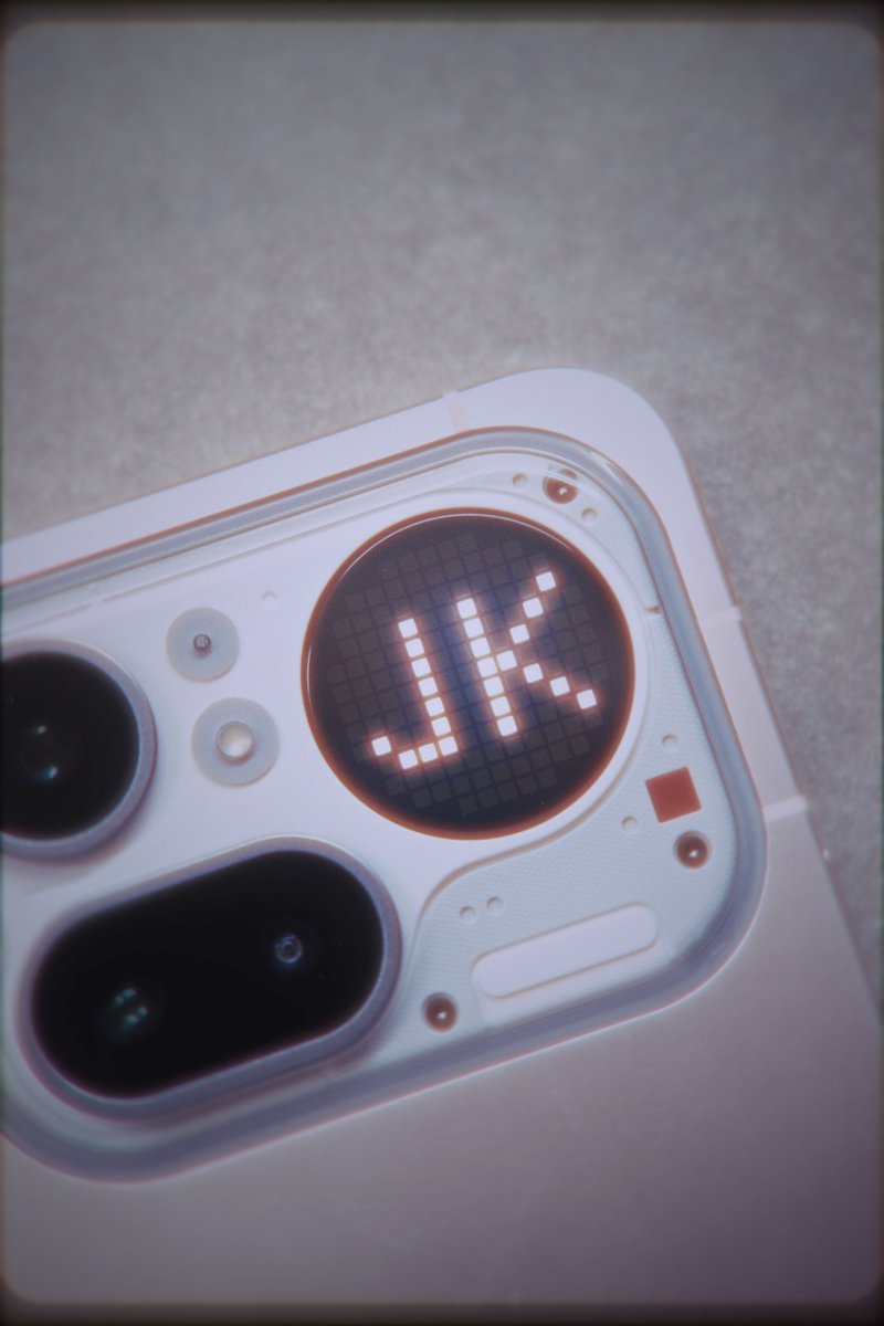 JussiKurttio's tweet image. Did you know you can easily draw anything into Glyph Matrix? 
I learned this couple days ago 😄
#nothing