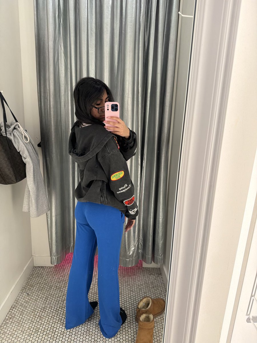 Chloe tweet media