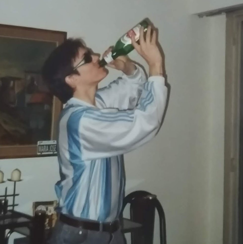 mi papá y yo teníamos la misma edad en estas fotos. involución social...