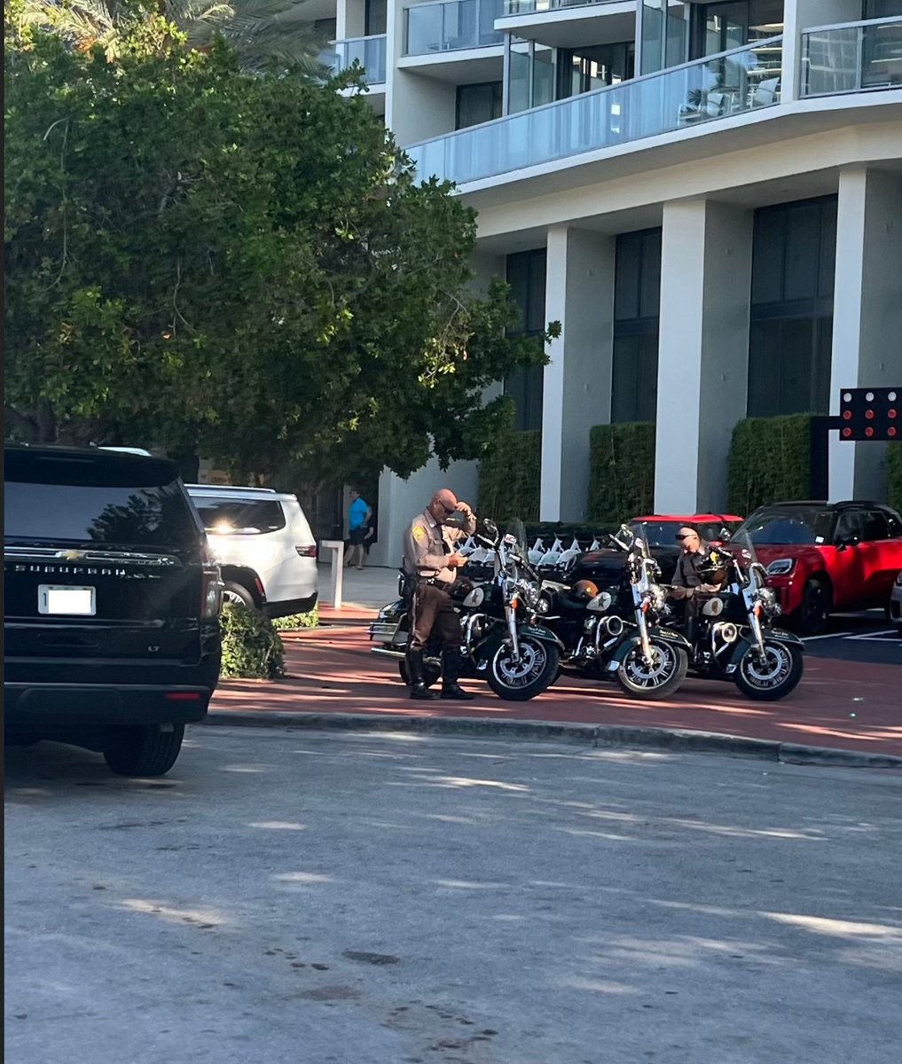 Better Streets Miami Beach tweet media