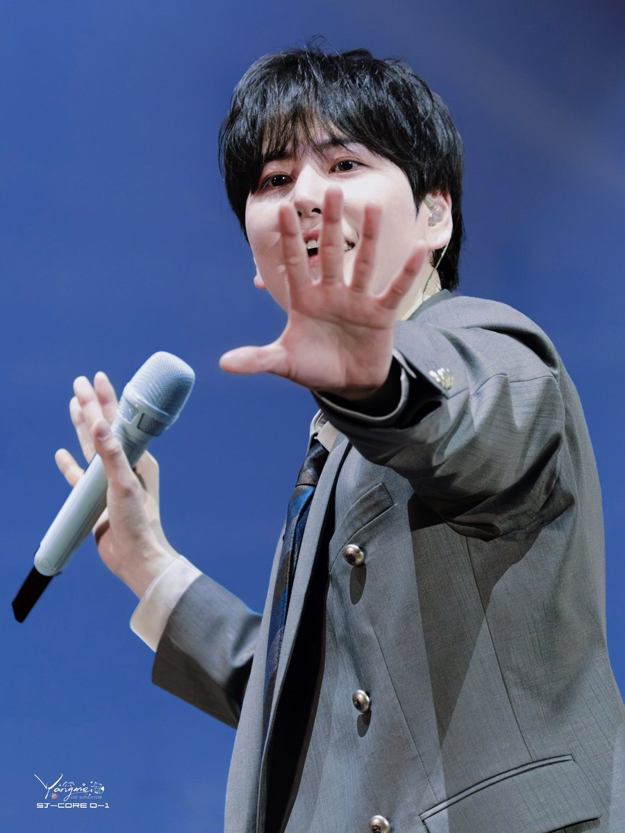 20260403 SJ-CORE D-1
GyuGyu
#SUPERJUNIOR
#SJ 
#SUPERSHOW #SUPERSHOW10 
#KYUHYUN 
#曺圭贤
#キュヒョン 
#SUPERJUNIOR
#SJ_CORE_D1
