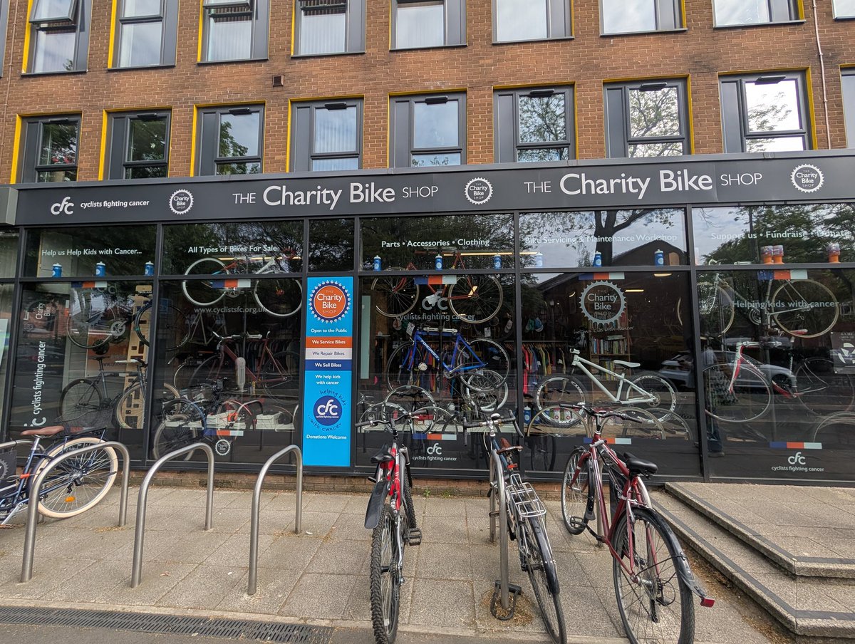 Lets_getcycling's tweet image. A nice afternoon and a bit of window shopping @donatedbikes #Chorlton #Manchester
