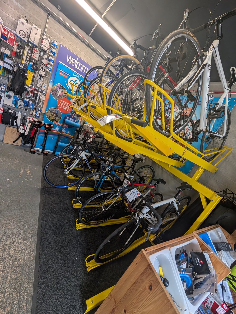 Lets_getcycling's tweet image. A nice afternoon and a bit of window shopping @donatedbikes #Chorlton #Manchester