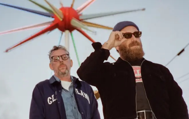 ChrisRyanNYC's tweet image. AudioFuzz’s Hot New Album Fridays: The Black Keys Reignite Their Grit on ‘Peaches!’ dlvr.it/TSKGNR #TheBlackKeys #Peaches #NewMusic