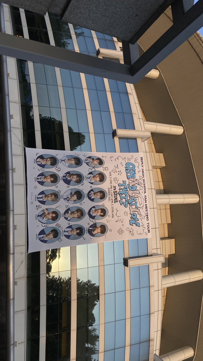 CanUFocusOnMe's tweet photo. 졸업식 잼썼다 https://t.co/paC4YfwidO
